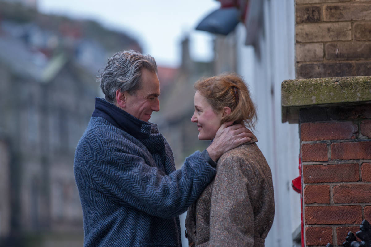 PHANTOM THREAD review