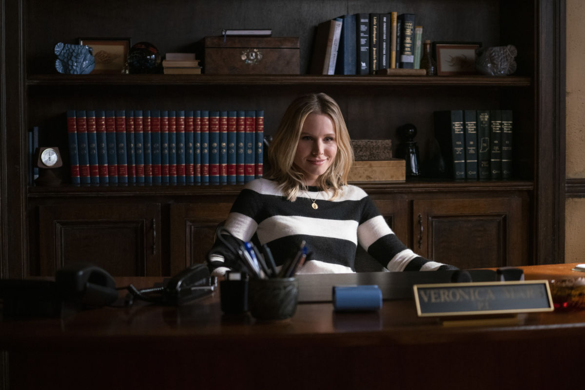 Veronica Mars -- "Spring Break Forever" - Episode 401 -- Panic spreads through Neptune when a bomb goes off during spring break. Veronica and Keith are hired by the wealthy family of one victim injured in the bombing to find out who is responsible. Veronica Mars (Kristen Bell), shown. (Photo by: Michael Desmond/Hulu)